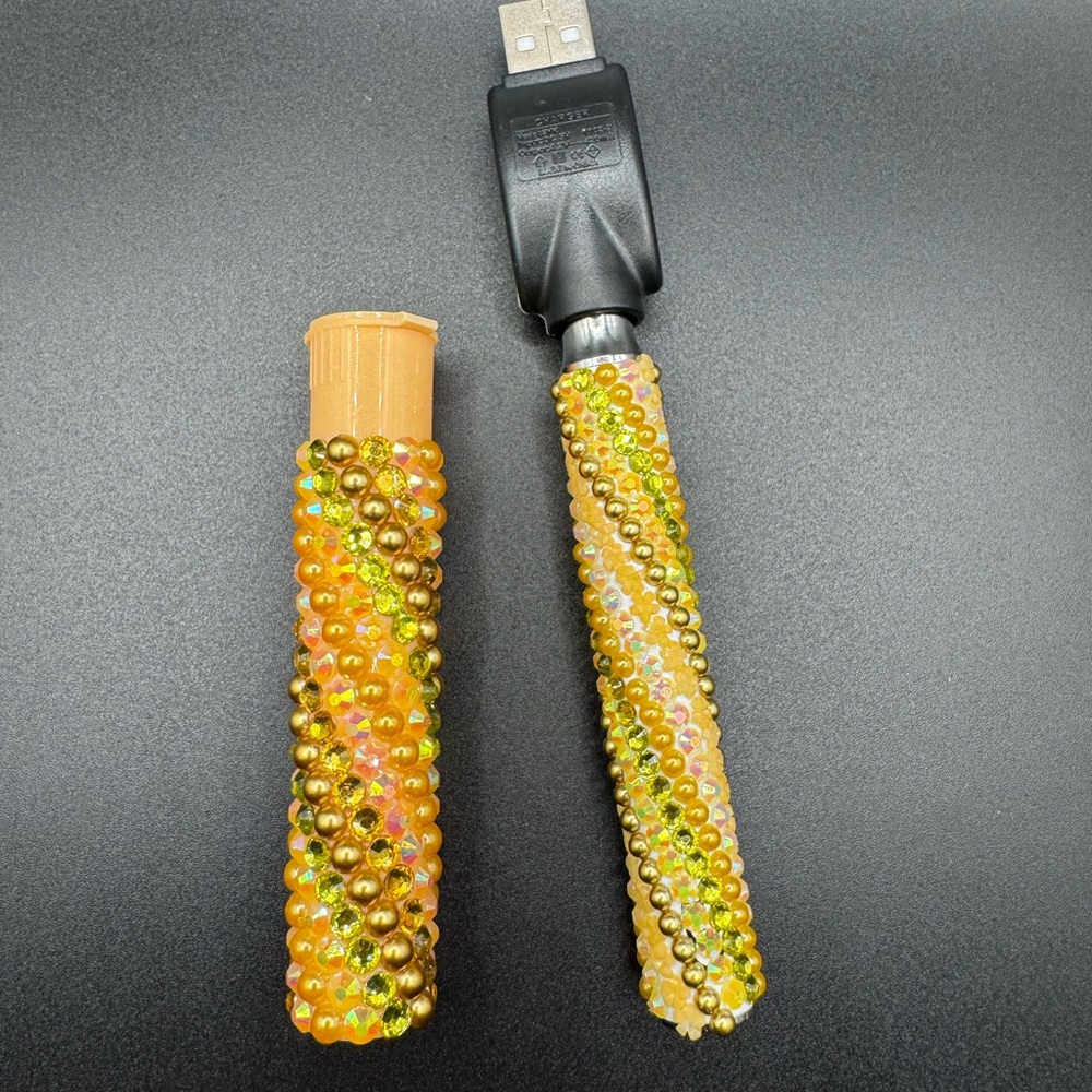 ๐ผYellow Rhinestone Battery & Matching J-Case ๐จ - Picture 3 of 3